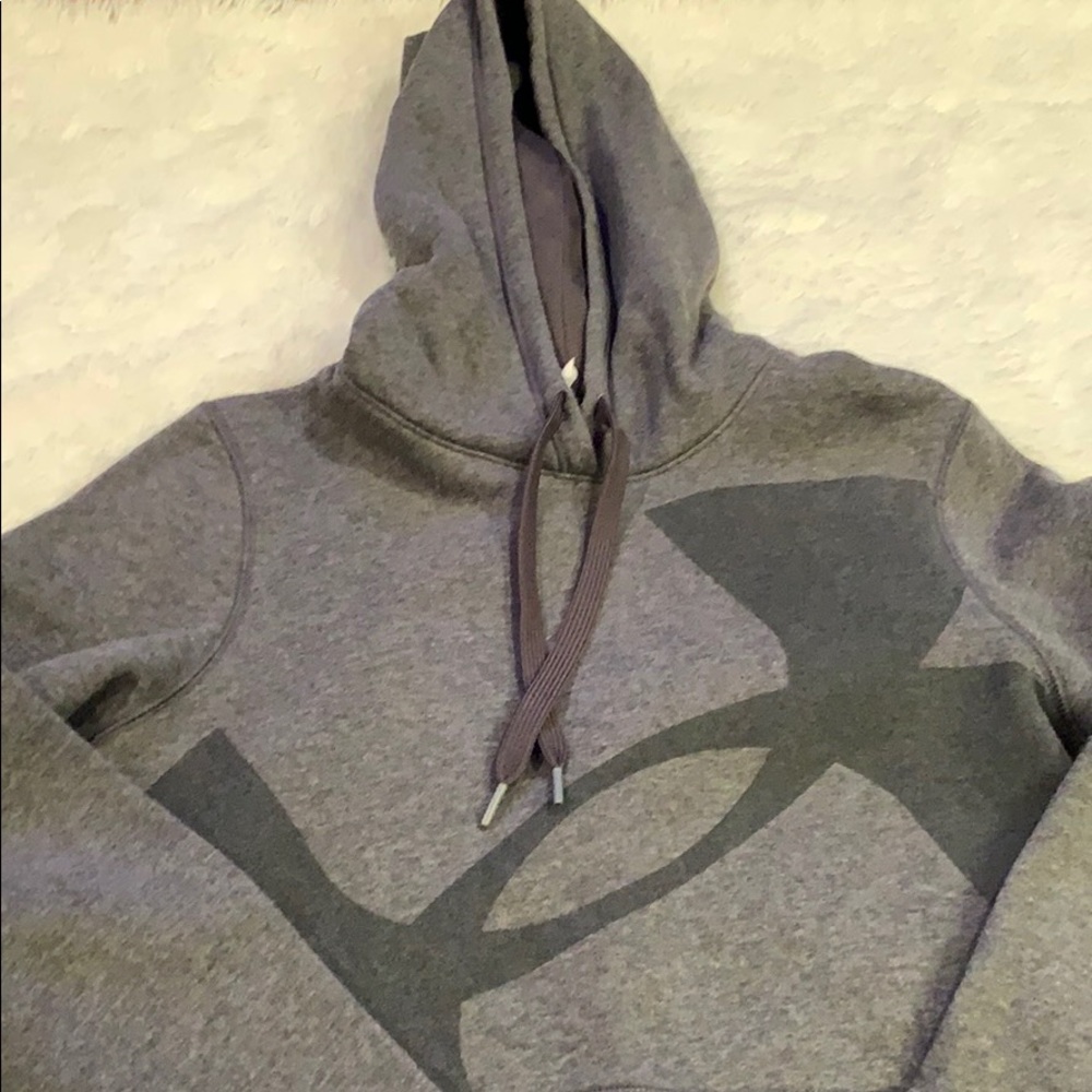 Under Armour semi fitted hoodie